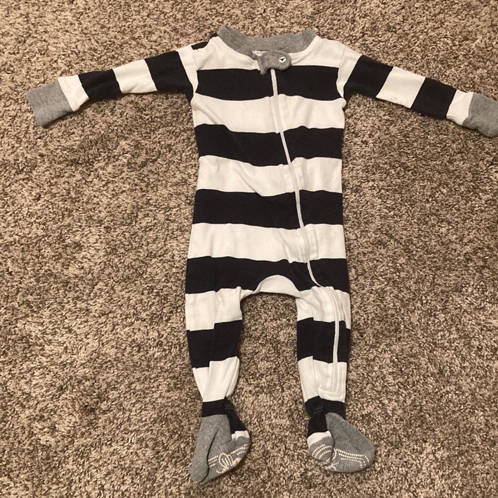 Burt’s Bees Baby Footies/Footed Pajamas 6-9 months
